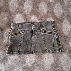 ⭐️4 for 30$⭐️Guess Distressed Mini Skirt